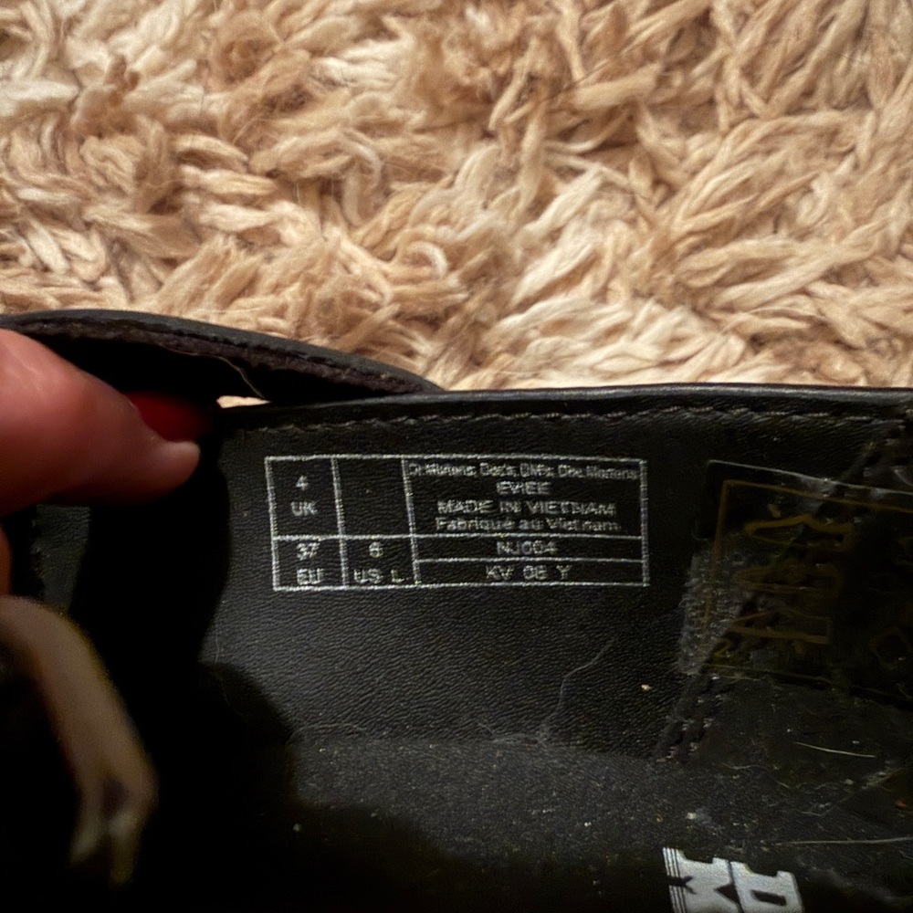 Dr. Martens Eevie Sendal Mary Jane’s - WORN ONCE - BLACK FRIDAY SALE - Picture 6 of 7
